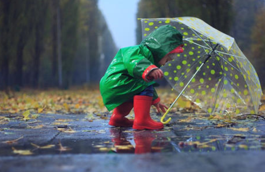 江西阴雨不断气温低迷 湿冷明显出门需携带雨具