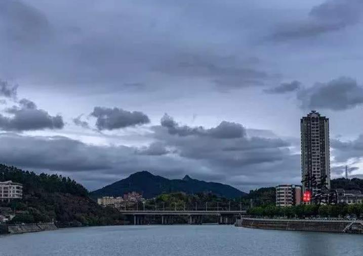 广东雨势增强部分地区大暴雨 粤北珠三角强降雨再袭