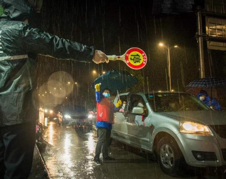 广东未来三天都将遭强降雨袭击 冷空气也制造大风