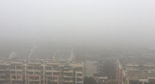 受浓雾霾天气 今晨江苏多条路段实施交通管制