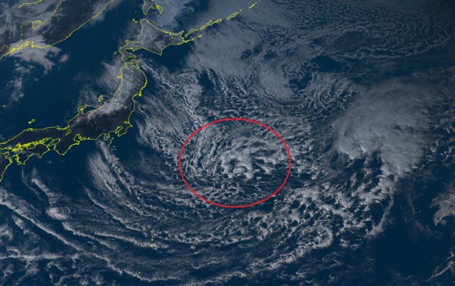 日本东部出现台风和台风眼？是云洞更和地震无关
