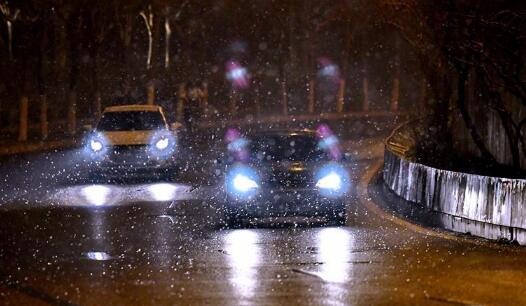 受强降雪影响 北京高速封闭公交停驶或甩站