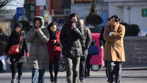 北京大风蓝色预警持续生效 局地最高气温仅有8℃