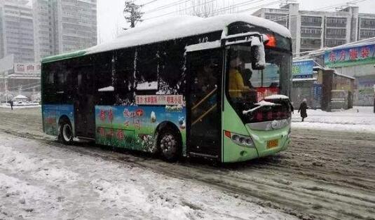受降雪天气影响 北京部分公交路线采取停驶措施