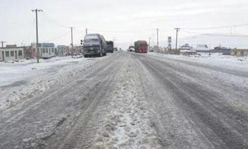 安徽变更发布道路结冰黄色预警 部分高速路段封闭管制