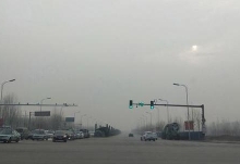 今晨河北大雾多条高速交通管制 石家庄气温跌至13℃