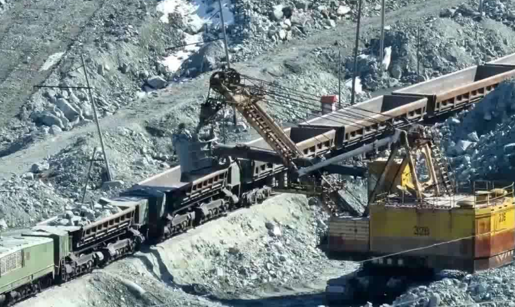 巴基斯坦采石场突发严重滑坡事故 至少8人受伤15人被困