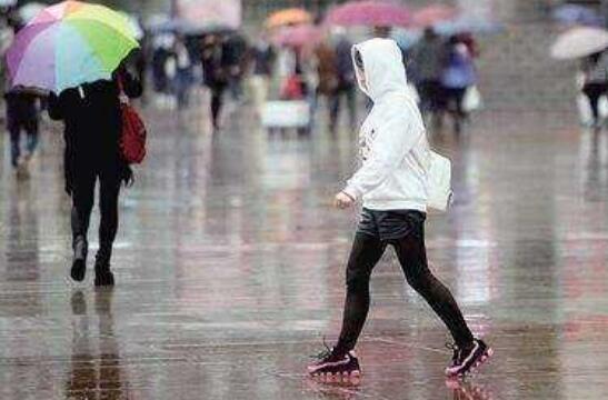 贵州多地有阵雨或雷雨天气 贵阳局地气温跌至18℃