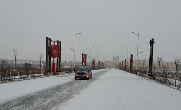 青海多地出现雨雪天 省内多个收费站交通管制