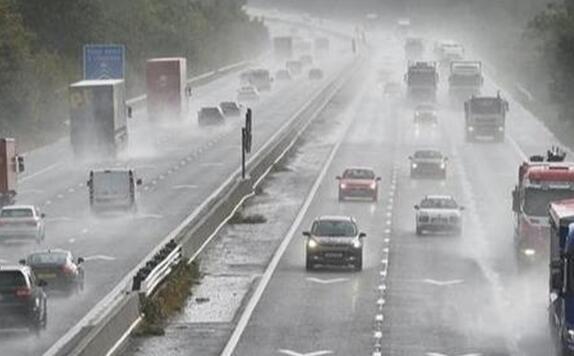 英国2月降雨量刷新新纪录 超过1000所房屋被洪水淹没