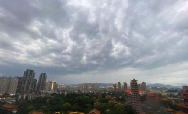 福建雨水在线全省大部小雨 漳州中雨出门需穿雨衣