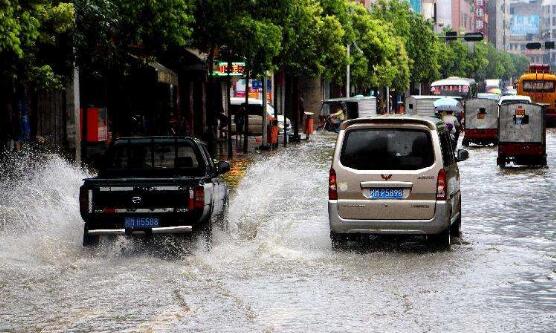 广西雨势加强气温跌至20℃ 桂林柳州等地大到暴雨