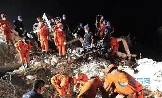 7级地震 数万人遭遇停电尚无人员伤亡