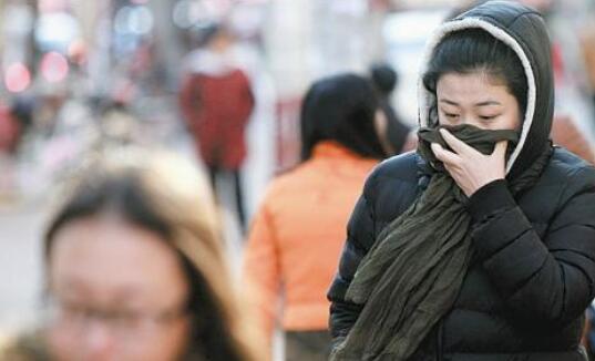 山东蓝色大风预警持续生效 首府济南气温跌至19℃