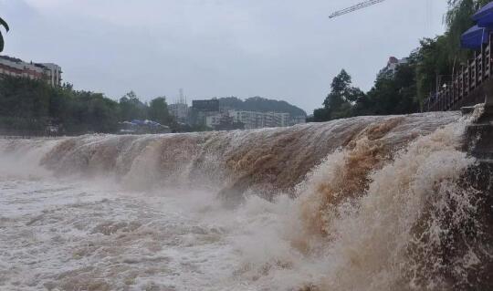 广西发布洪水蓝色预警 湘江桂江等河流出现超警洪水