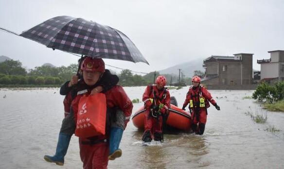 广西桂林遭遇洪涝多人受困 目前已救出群众6人转移安置34人