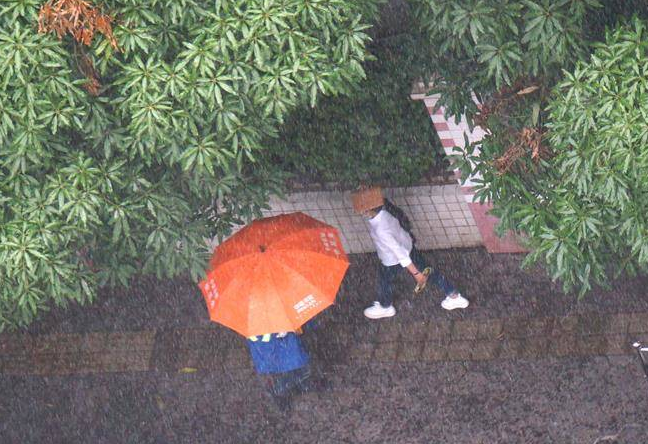 弱冷空气持续影响北方大部 江南等地阴雨不断