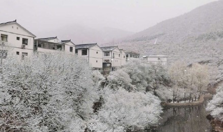 北京春雪4月下正常吗？云赏首都屋脊春雪美景
