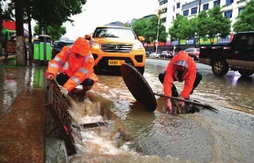 湖南雨势加强逐渐转暴雨 今日长沙气温跌至19℃