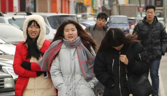 北京持续晴天最高气温仅有16℃ 市民们早晚出行注意保暖