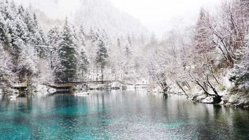 雪后九寨沟有多美？九寨沟多种多样地貌等你来赏