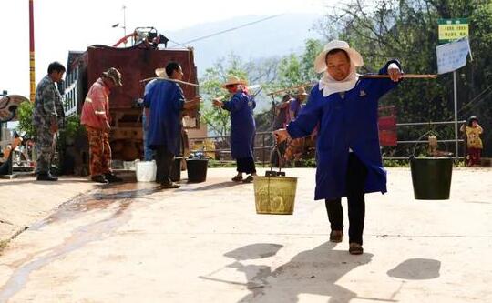 干旱致云南境内10座水库干涸 昆明玉溪等地重度气象干旱