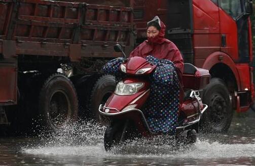 今天云南多地久旱逢甘霖 普洱西双版纳等地中到大雨