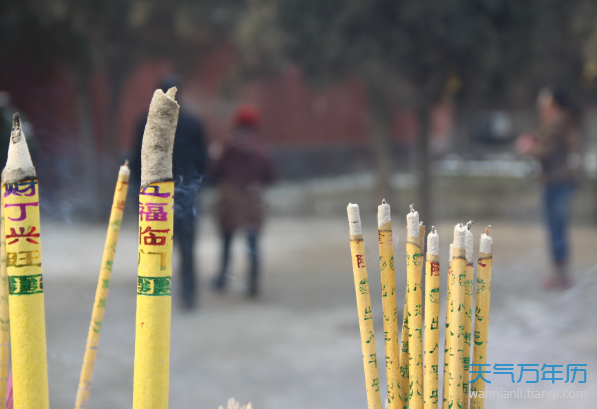 正文   导语:焚香是很多人到寺庙或者是道观经常做的事情,焚香给香火