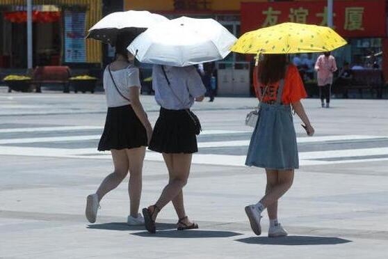 河南气温一路高歌30℃以上 五一假期民众出行需做好防晒工作