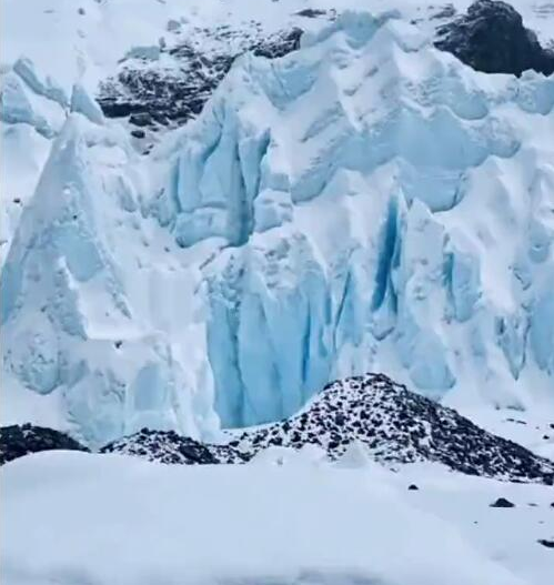 壮观的珠峰冰川震撼你！身临其境感受珠峰的美
