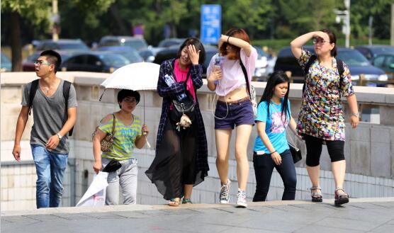 贵阳持续晴热气温高达35℃ 今夜多地将出现雷雨天气