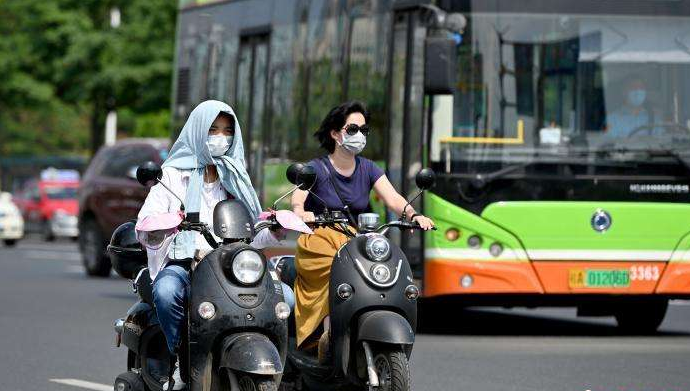 广西“蒸桑拿”最高温39℃以上 明起冷空气降雨逐渐铺开