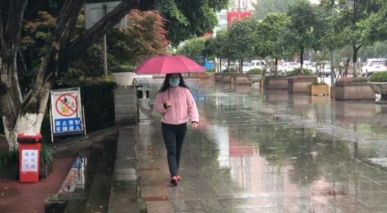 今早重庆发布大风蓝色预警 渝北万州等地降雨+降温