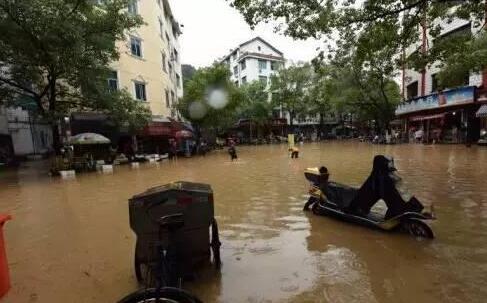 东非地区遭遇暴雨袭击 至少48.1万人无家可归