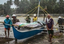 昨天台风“黄蜂”登陆菲律宾东部 当局紧急疏散民众近20万人