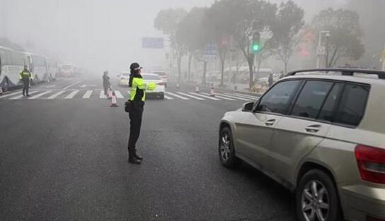 受雾霾天气影响 江苏境内多条高速特级管制