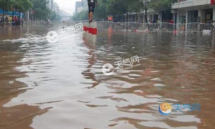 湖南的风雨可能会比较大,当地需防范山洪,中小河流域洪水,地质灾害