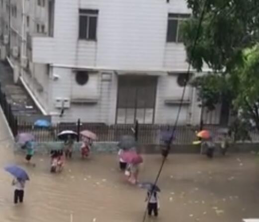 广东暴雨停课标准是什么 广东省什么暴雨预警停课