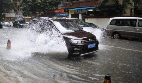 暴雨造成广州14万户停电 增城区教育局宣布22日全天停课