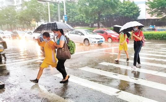 “龙舟水”再度来袭江门积水严重 境内江河水库水位较高