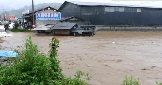 云南贡山泥石流致5300余人受灾 另有1人死亡4人失踪