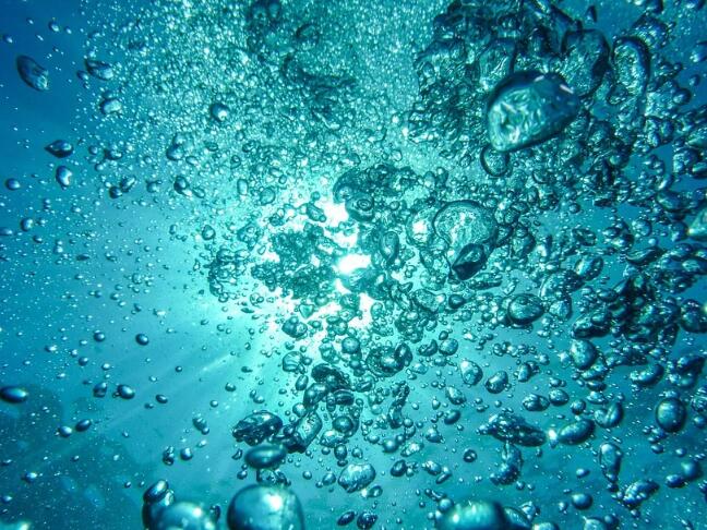 气态水和液态水哪个能量高 气态水和液态水有什么不同
