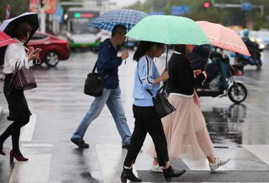 内蒙古今早发布大风蓝色预警 首府呼和浩特气温跌至21℃