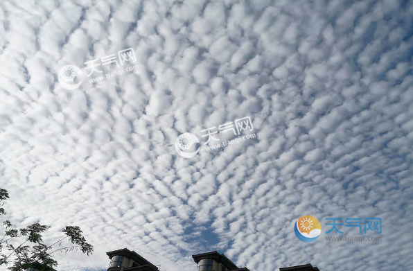 實(shí)拍?？诖竺娣e魚鱗云！天氣不穩(wěn)定因素加劇