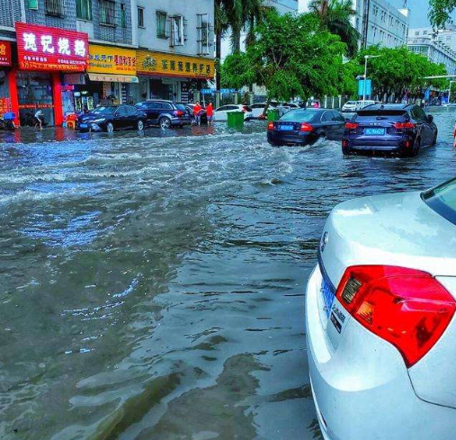 广东龙舟水在线雷雨明显 强降水或致次生灾害