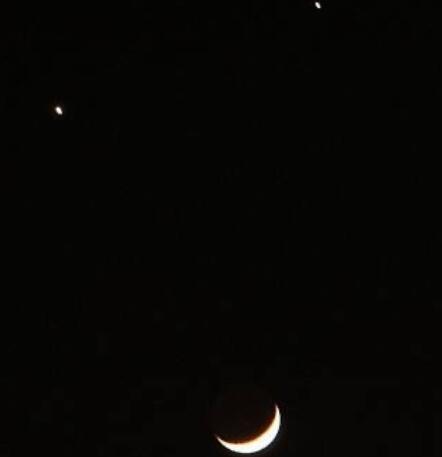 双星伴月什么征兆 双星伴月天象预兆是什么
