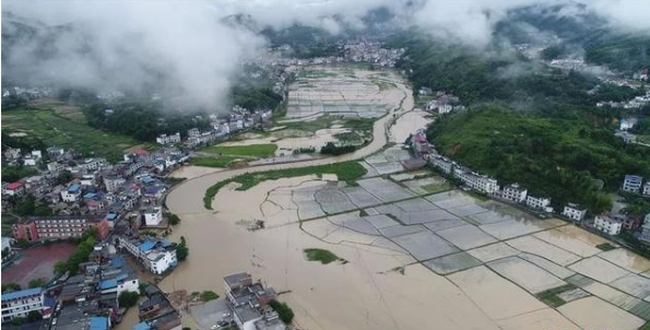 南方多地暴雨引发洪涝灾害 滑坡泥石流等次生灾害多发