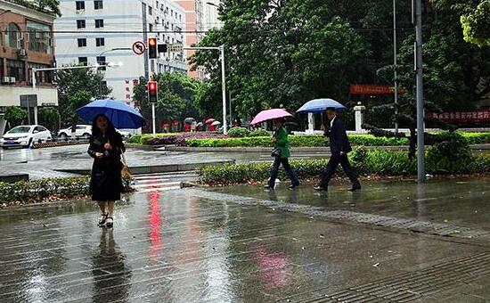 未来三天阵雨覆盖重庆 局地气温难超33℃体感舒适