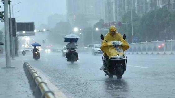 深圳发布红色暴雨预警 市内中小学幼儿园全体停课