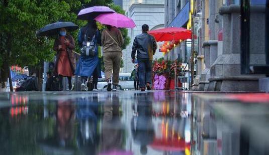 本周贵州雨水频繁气温较为舒适 市民出行记得常备雨具